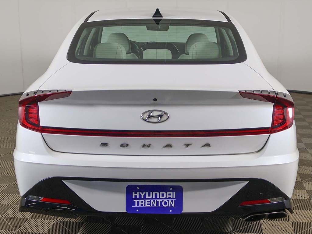 Used 2022 Gray Hyundai SEL image 12