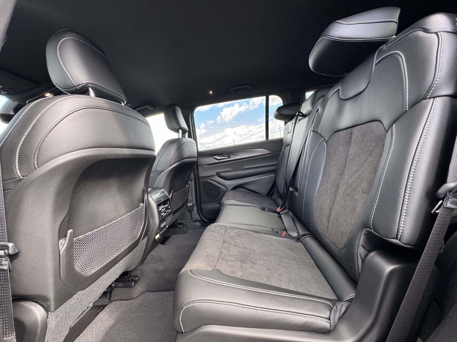 2025 Jeep Grand Cherokee L Altitude - Photo 17