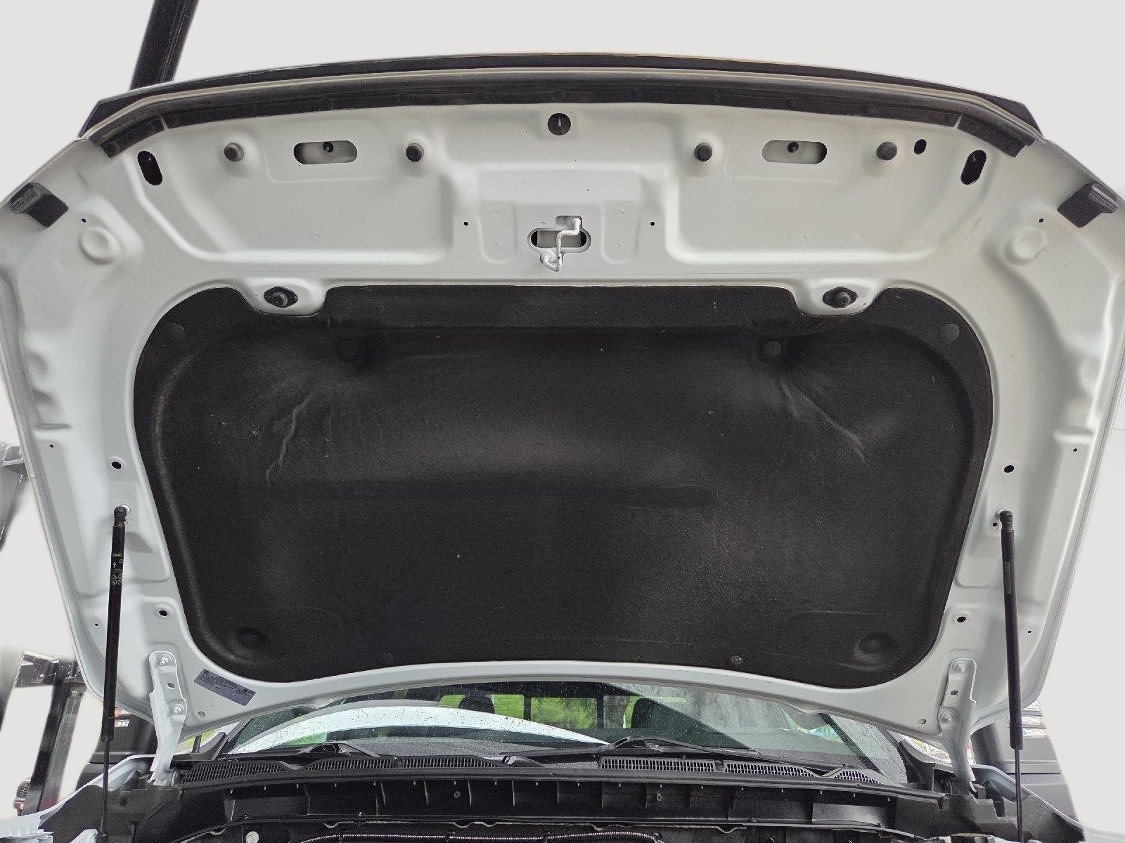 Used 2025 Summit White GMC Denali image 17