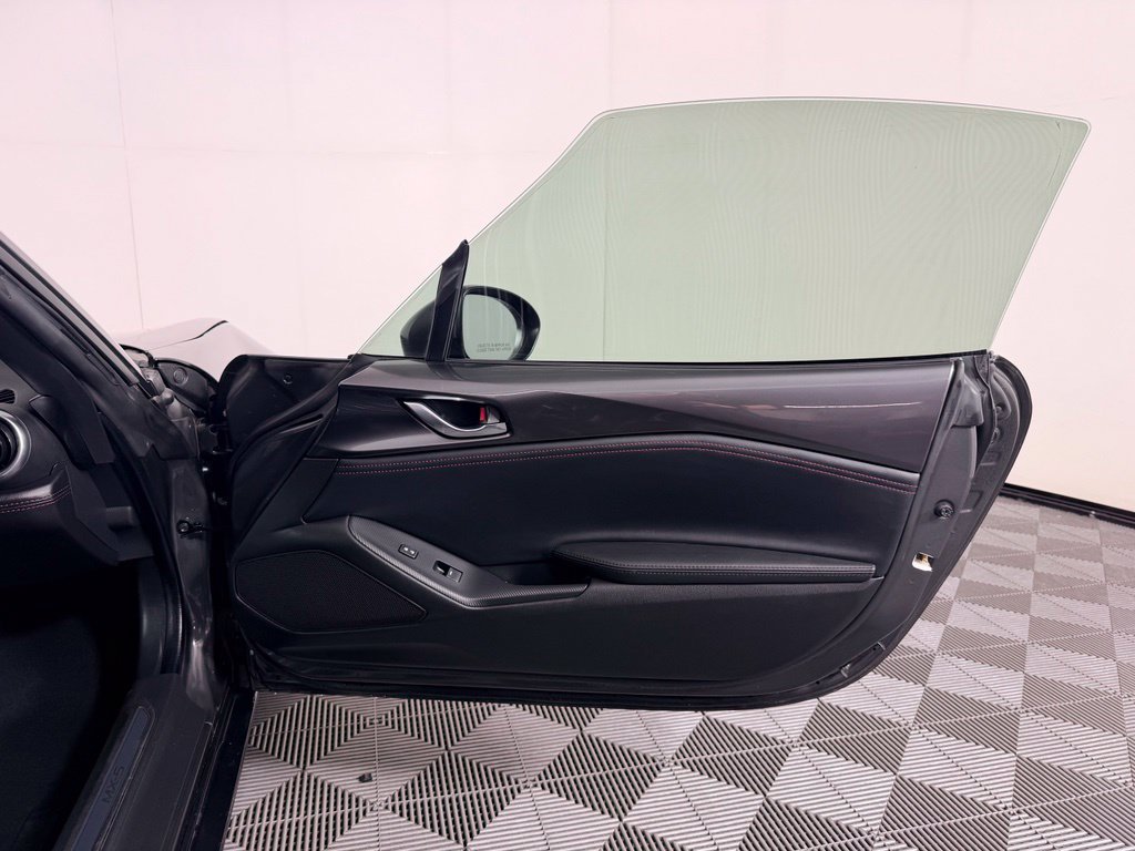 Used 2017 Red Mazda Grand Touring image 36