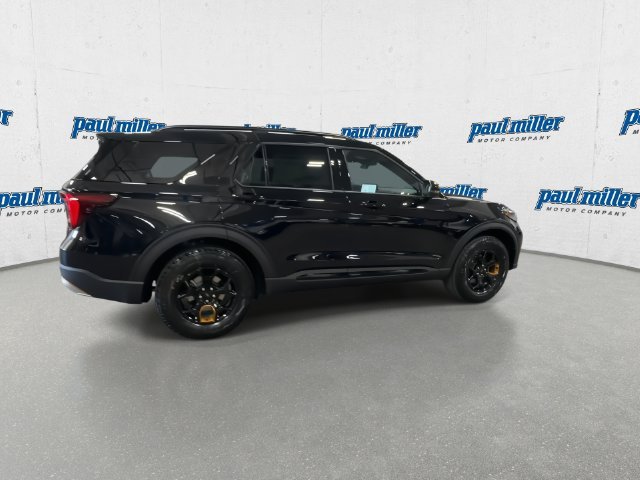 New 2027 Agate Black Metallic Ford Tremor® image 12
