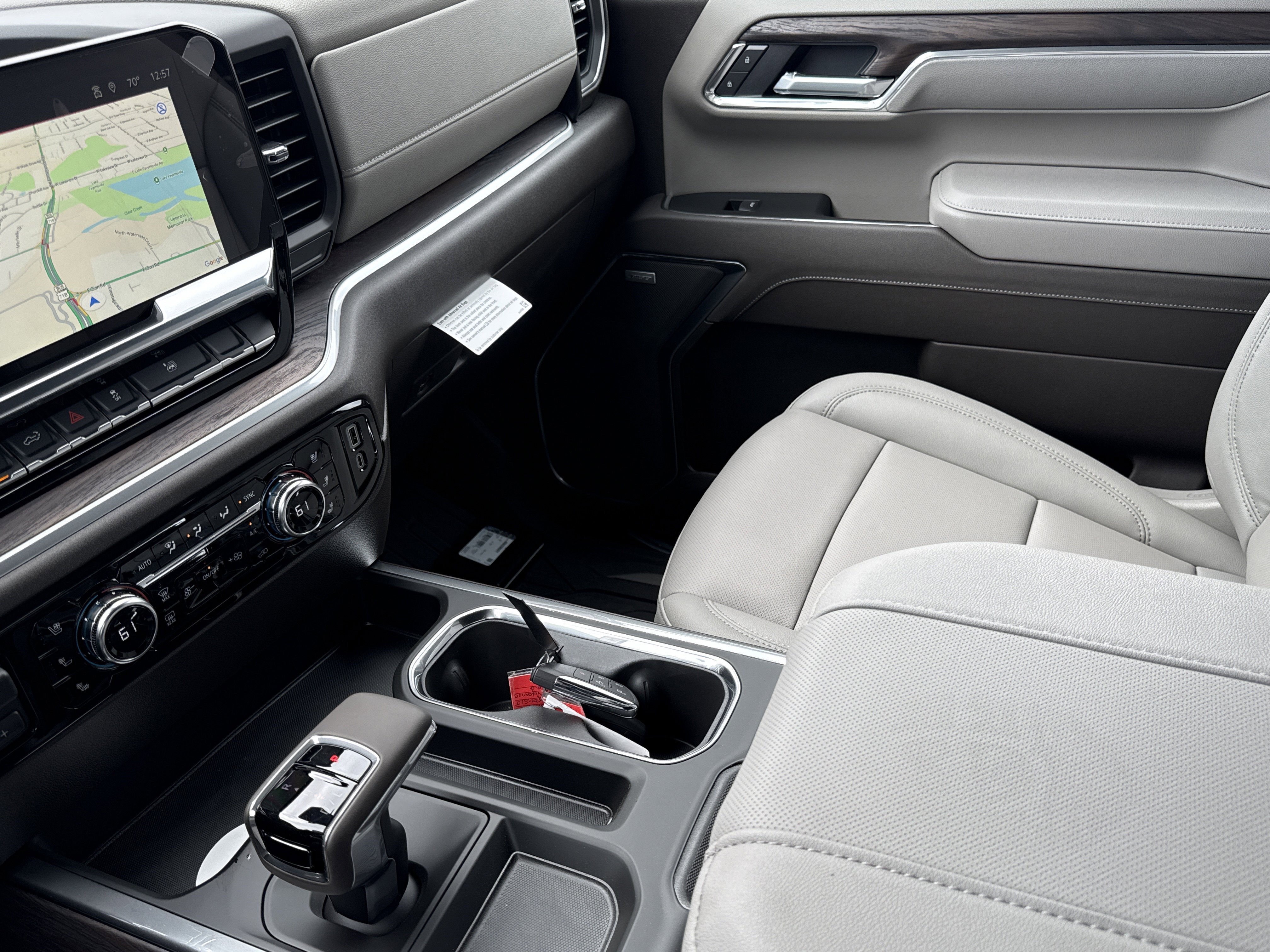 2026 GMC Sierra 1500 SLT - Photo 23