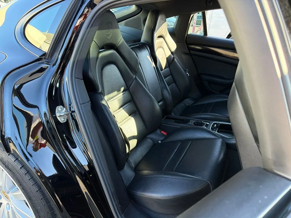 Used 2018 Black Porsche Base image 18