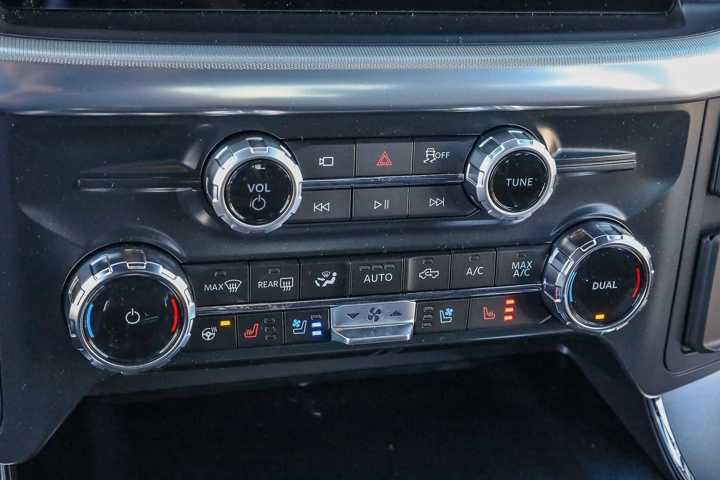 New 2026 Oxford White Ford Lariat® image 26