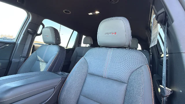 2025 GMC Acadia AT4 - Photo 11