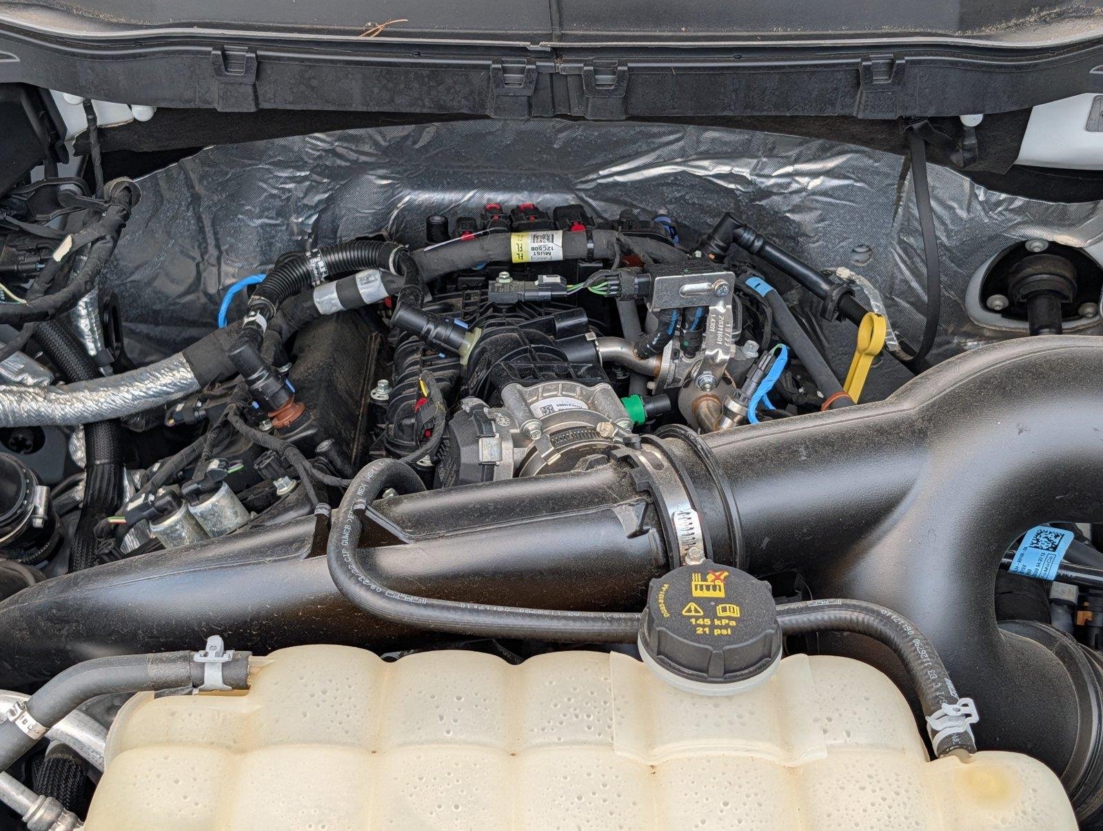Used 2022 Oxford White Ford XLT image 24