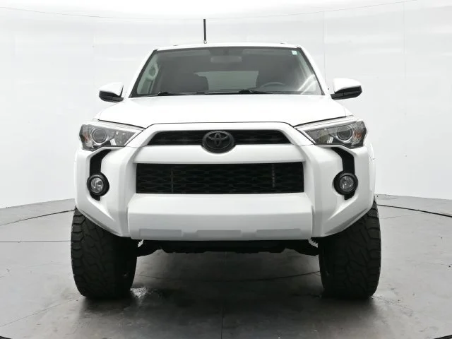Used 2019 Super White Toyota SR5 image 2
