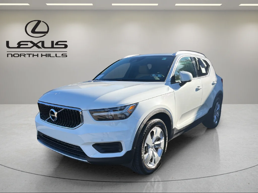 2019 Volvo XC40 Momentum