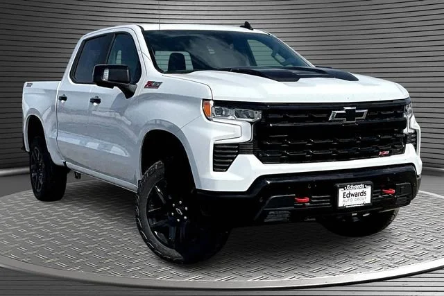 New 2026 Summit White Chevrolet LT Trail Boss image 2