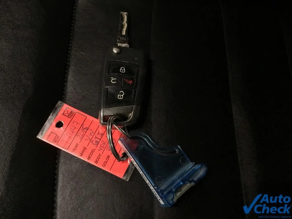 Used 2015 Red Volkswagen 2.0T SE image 52