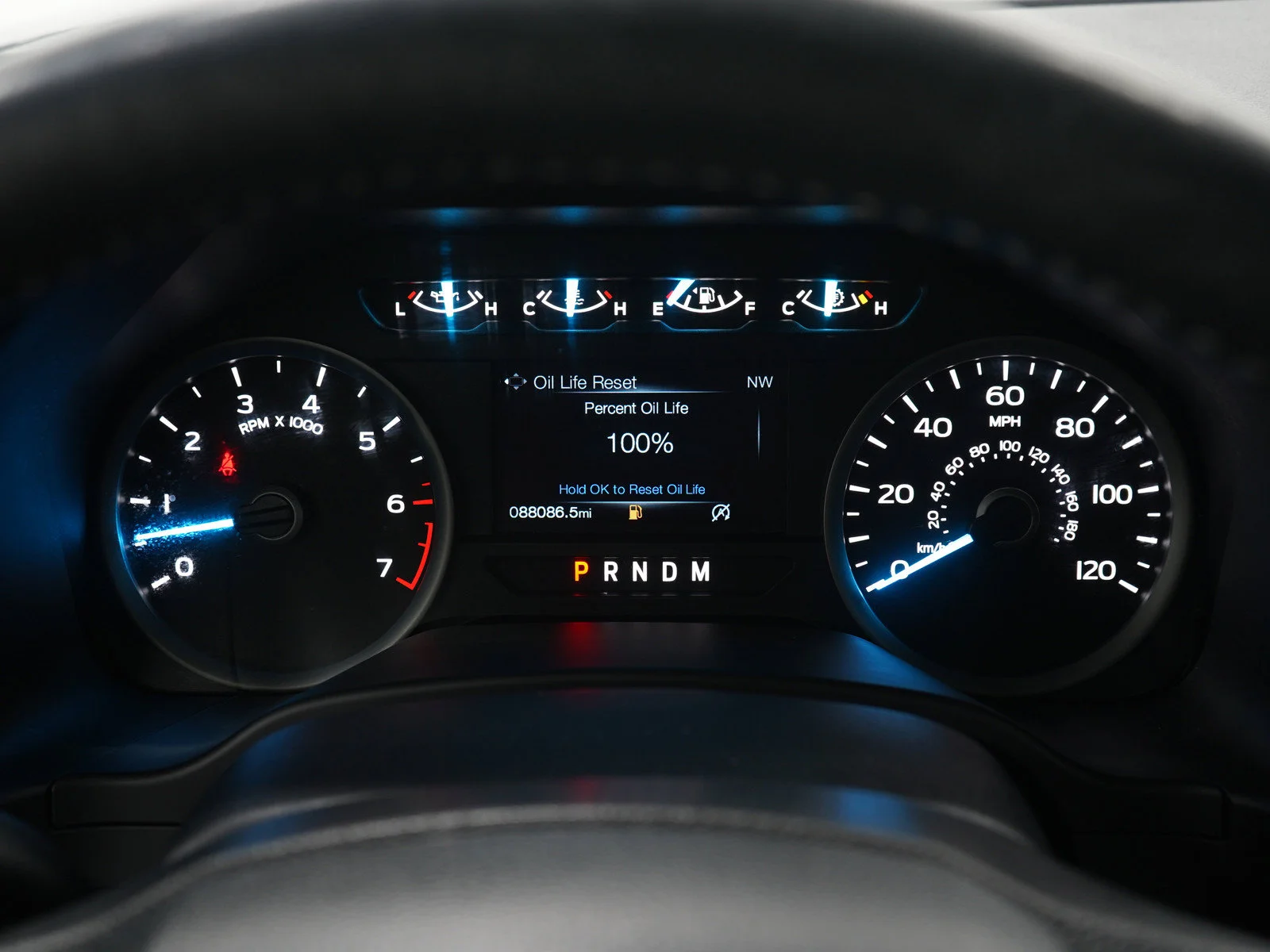 Used 2018  Ford XL image 23