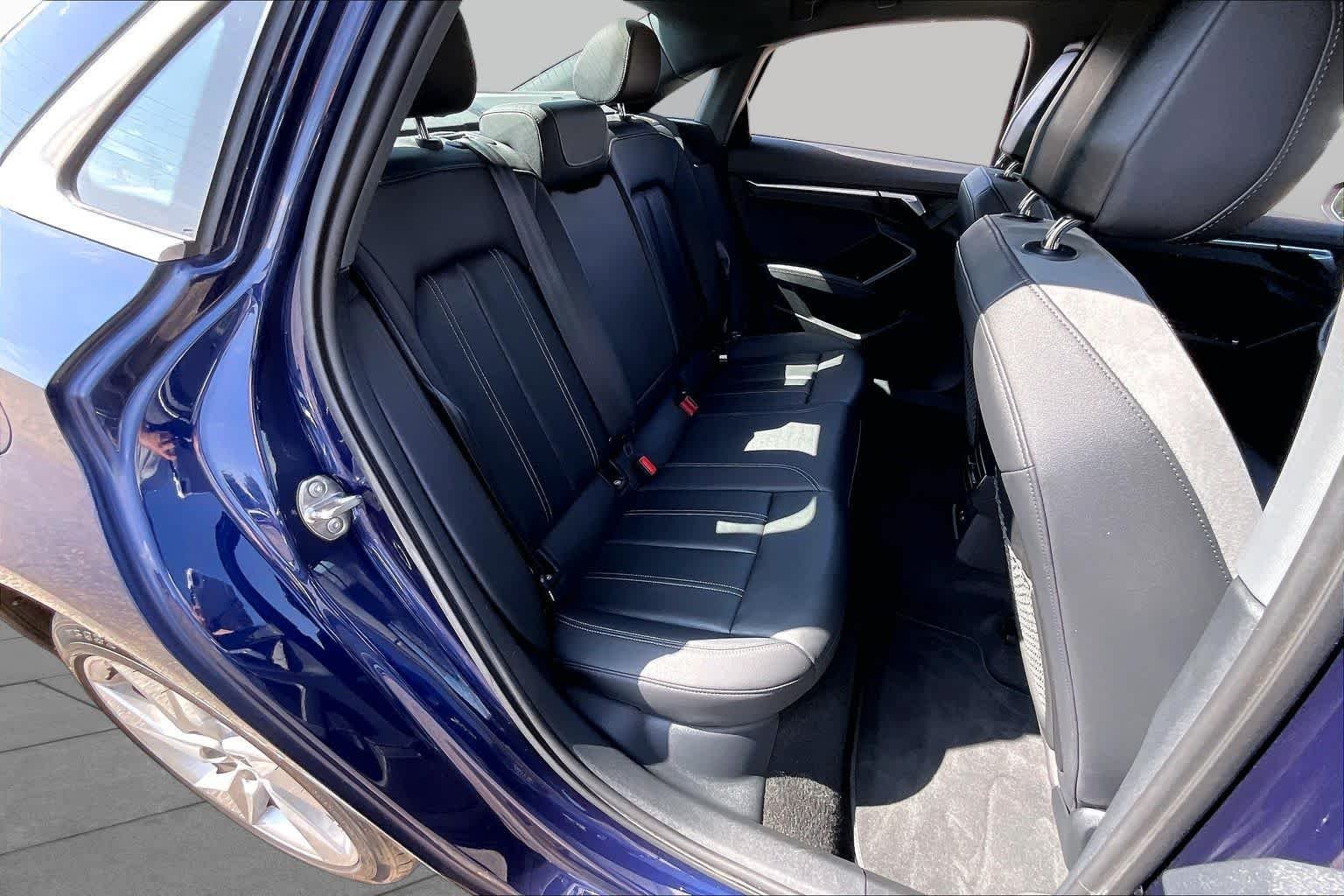 Used 2024 Navarra Blue Metallic Audi Premium image 19