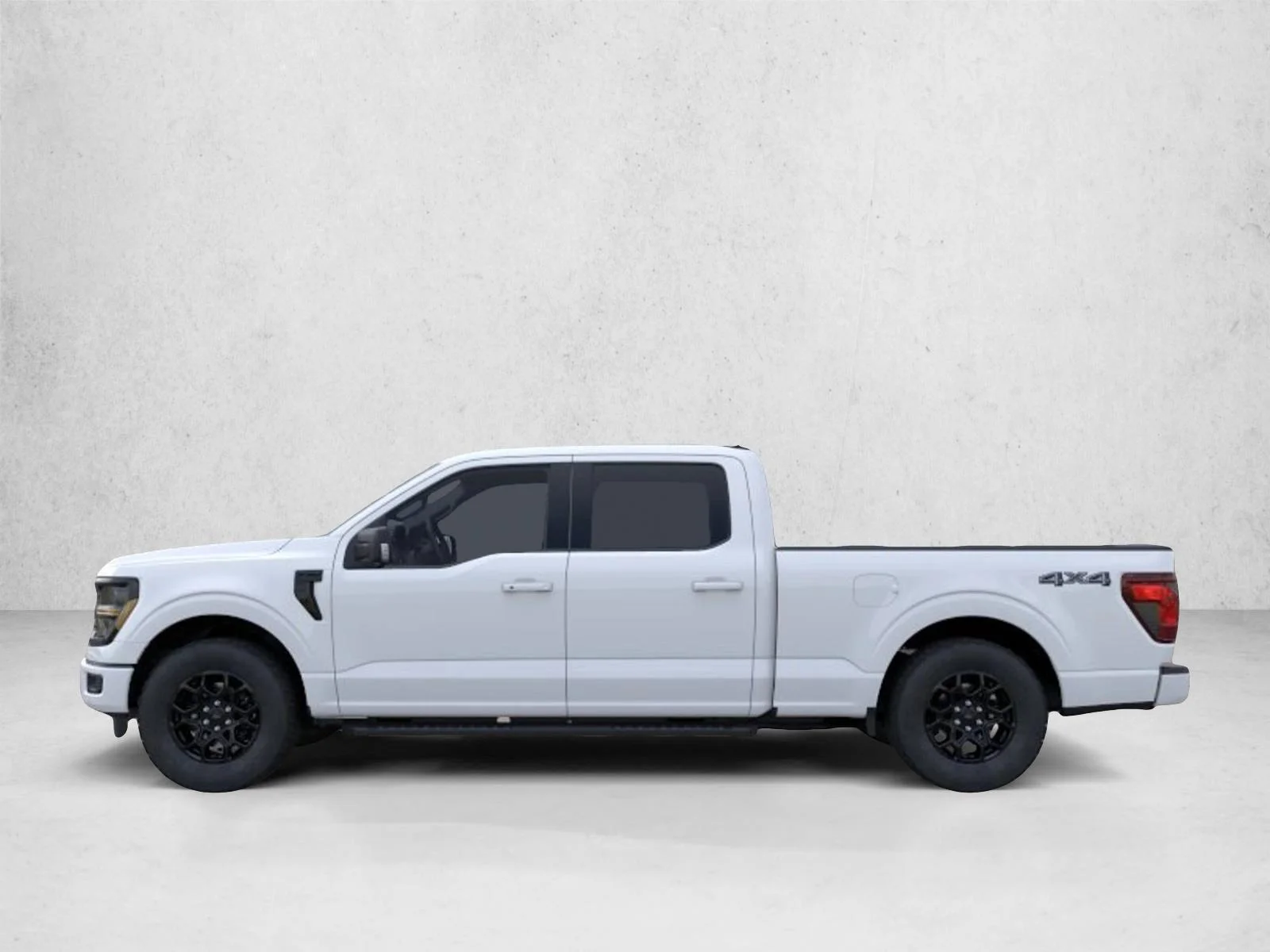 New 2026 Oxford White Ford XLT image 3