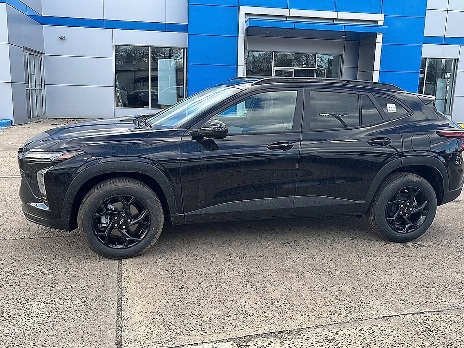 New 2026 Mosaic Black Metallic Chevrolet LT image 9