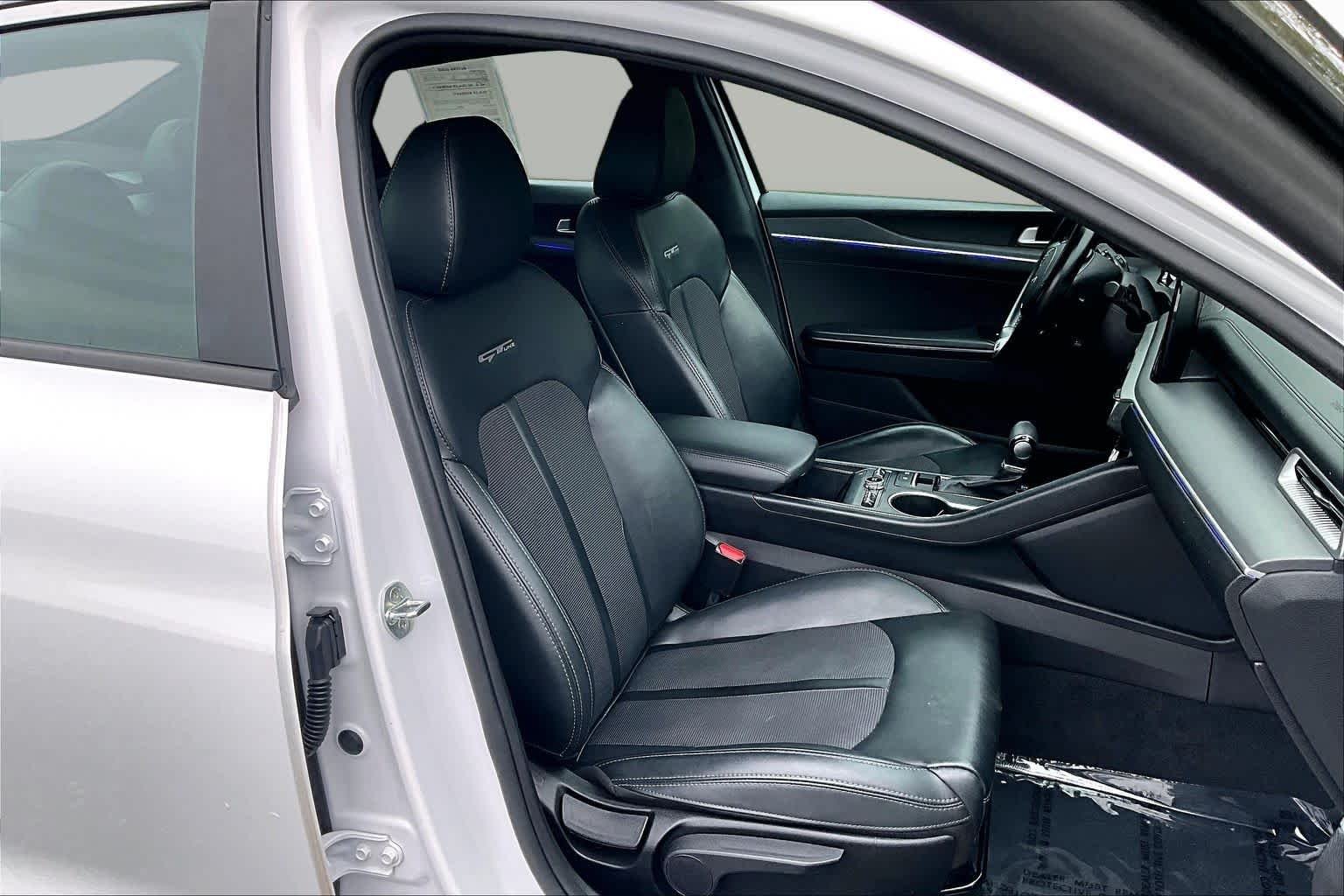 Used 2022 Glacial White Pearl Kia GT-Line image 9
