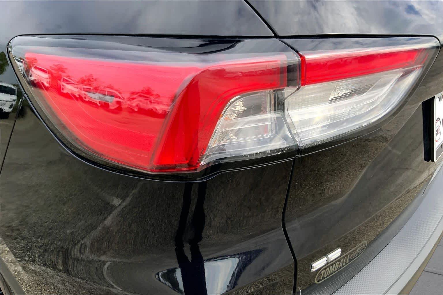 Used 2021 Agate Black Ford SE Hybrid image 28