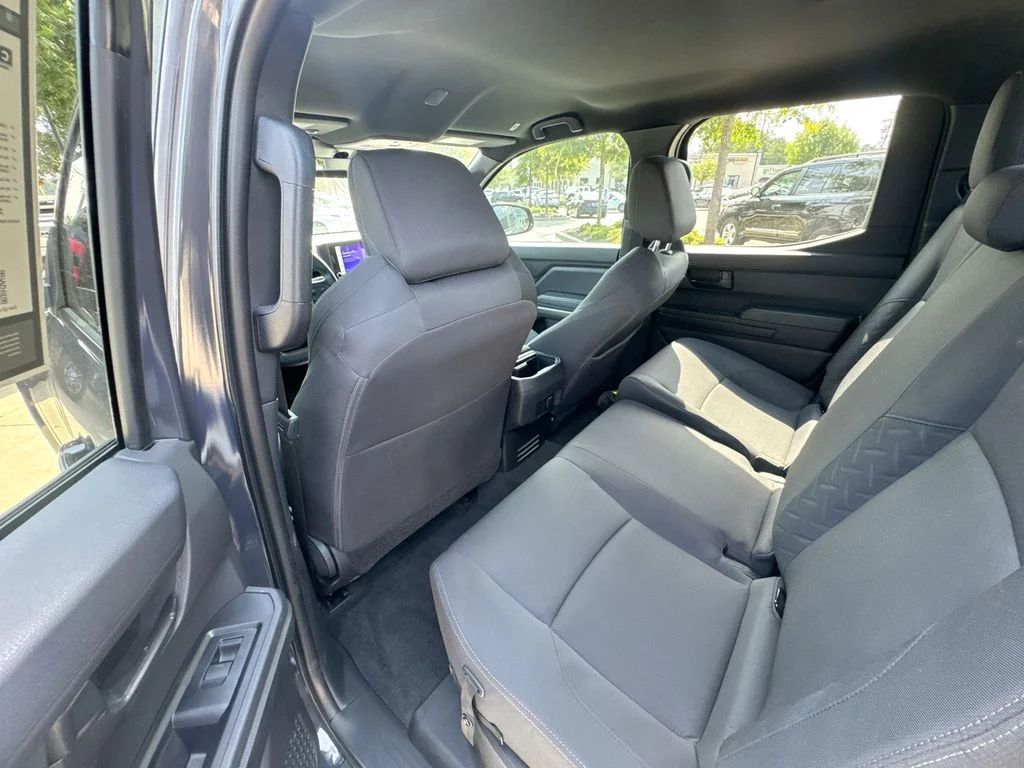 Used 2025  Toyota SR5 image 31
