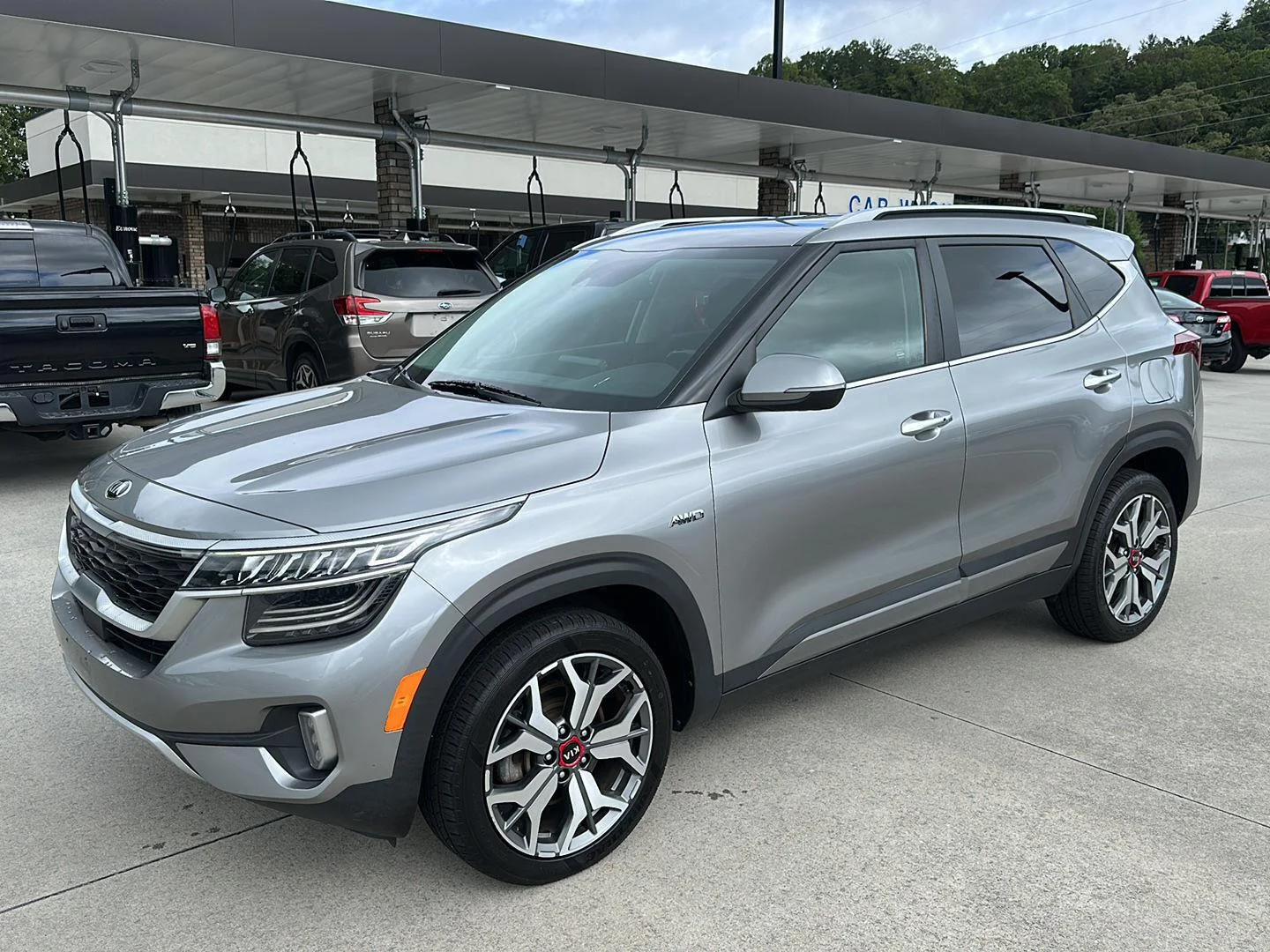 Used 2021 Steel Gray Kia SX image 1