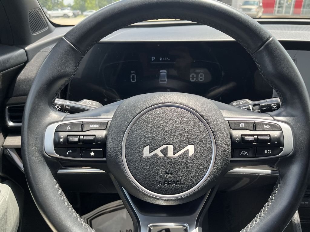 Used 2023 Black Kia X-Line image 14