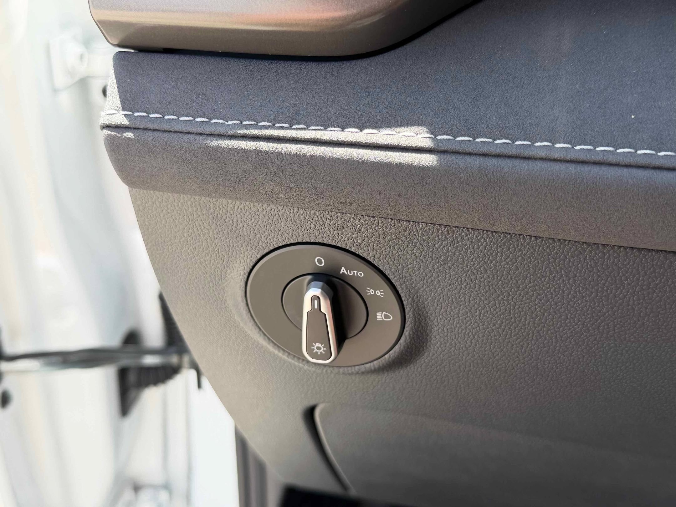 New 2026 Pure White Volkswagen SE Black image 27