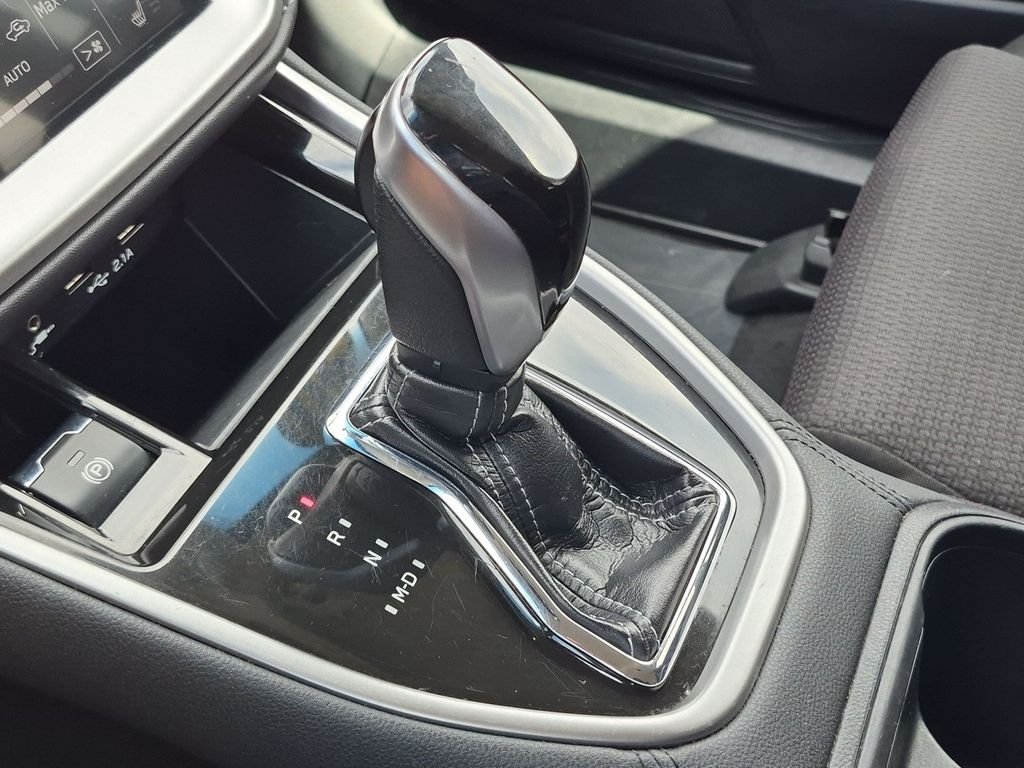 Used 2020 White Subaru Premium image 19
