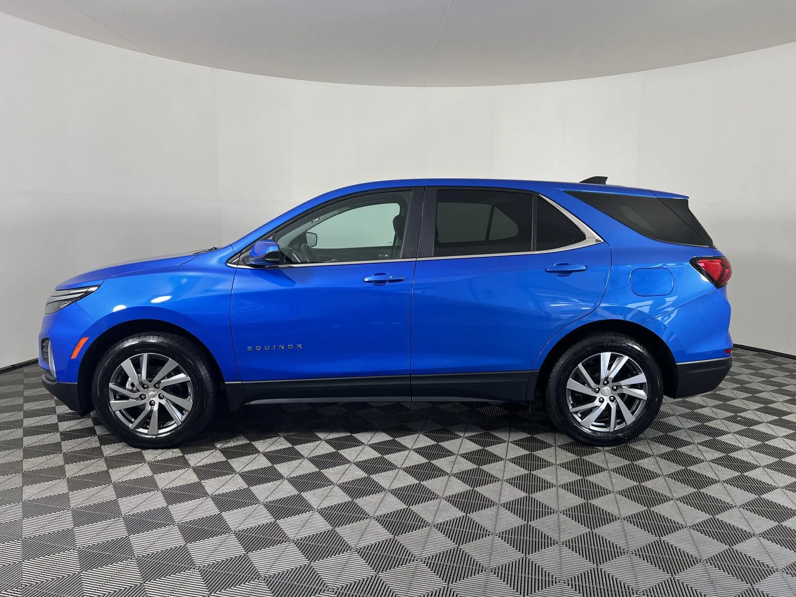 Used 2024 Riptide Blue Metallic Chevrolet LT image 27