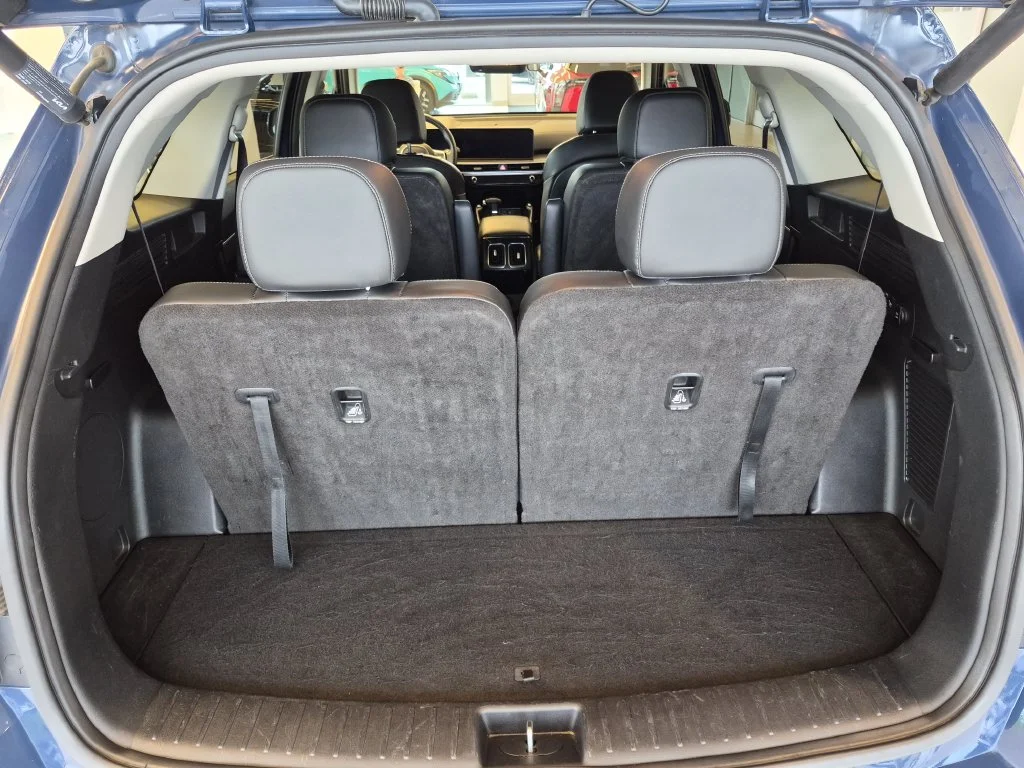 Used 2025 Blue Kia EX image 30