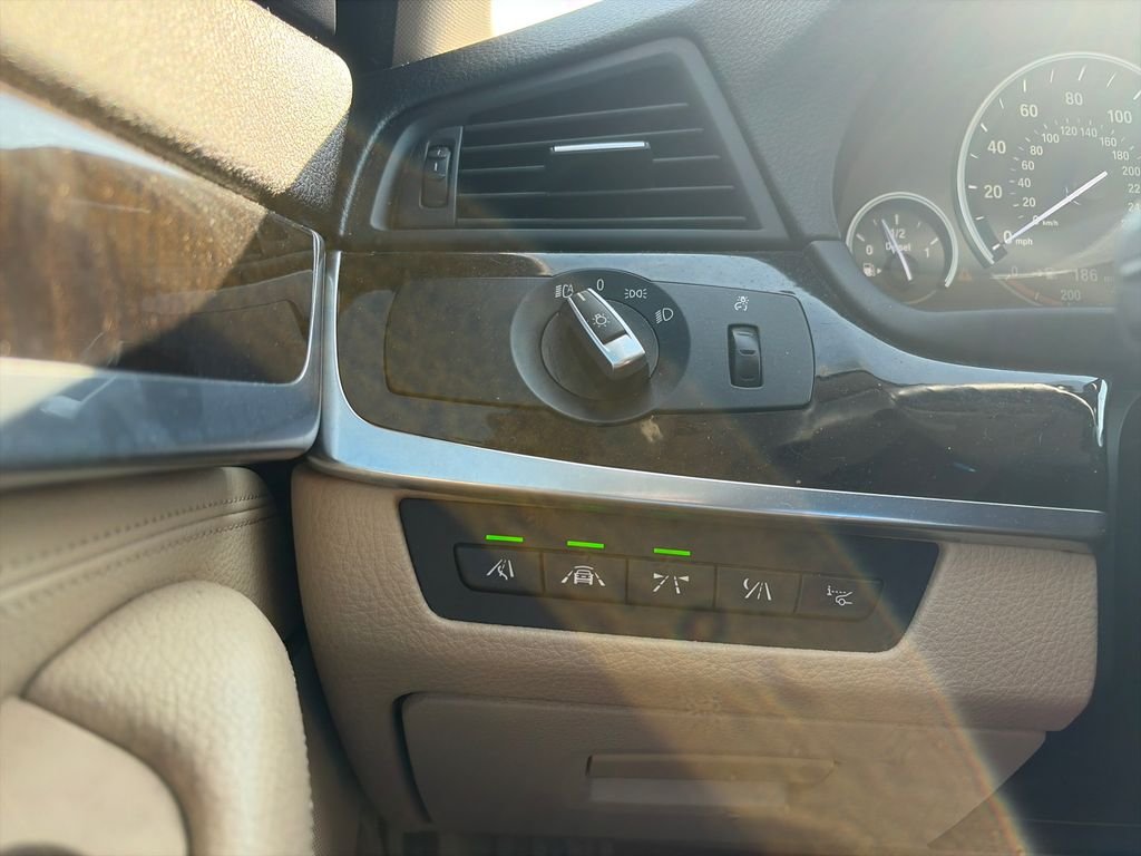 Used 2014 Jet Black BMW 535d image 34