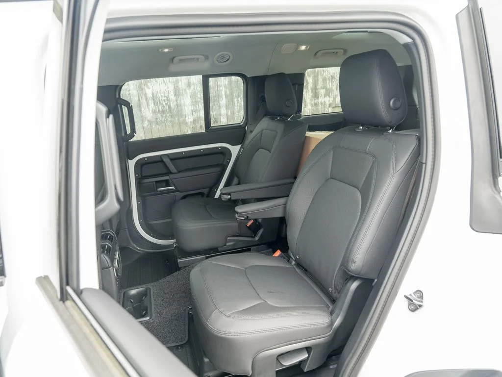 New 2026 Fuji White Land Rover S image 22