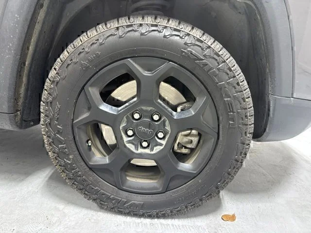 Used 2023 Gray Jeep Trailhawk image 4