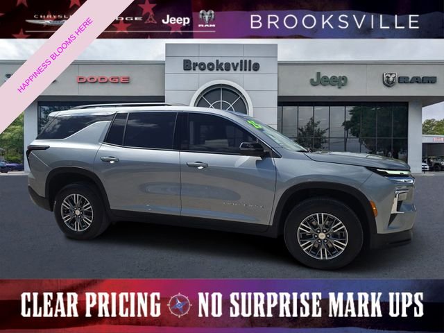 2025 Chevrolet Traverse FWD LT's photo