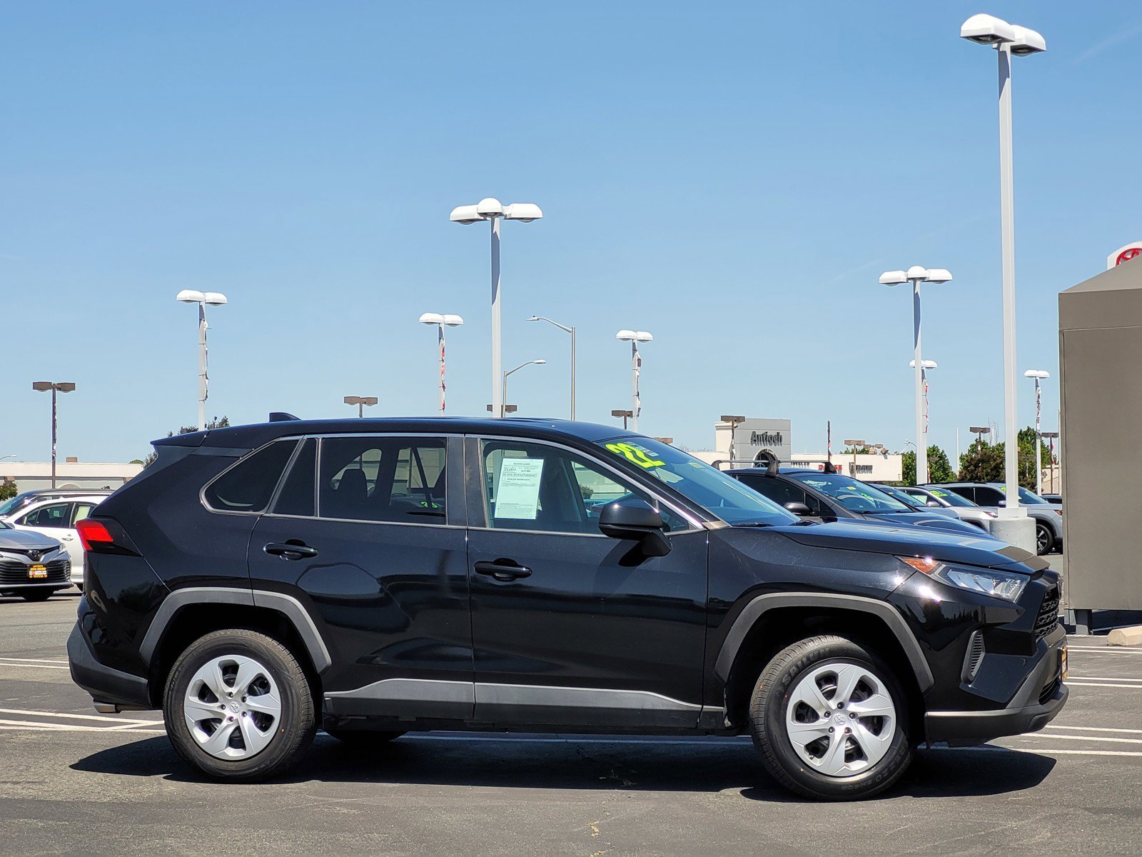 Used 2022  Toyota LE image 3