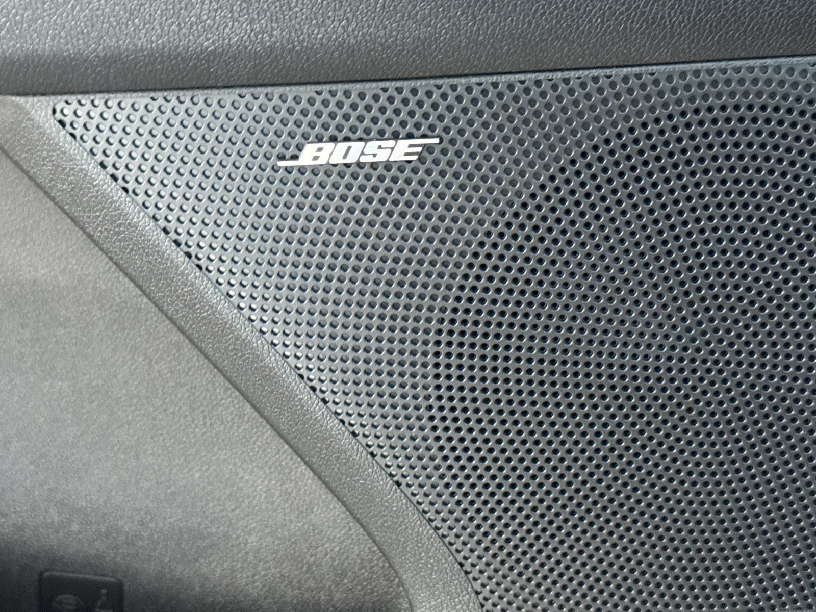 New 2026 Snow White Pearl Kia EX AWD image 21