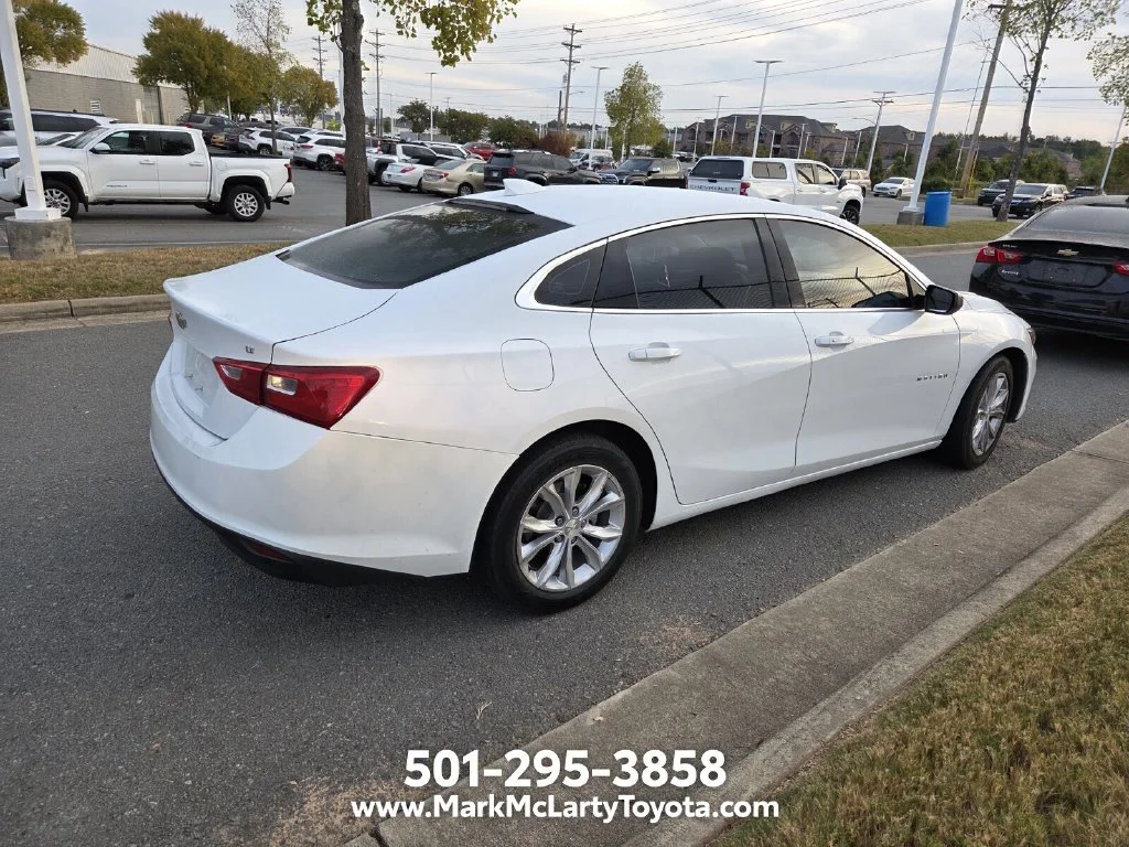 Used 2023 White Chevrolet LT image 4