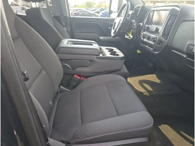 Used 2017 Graphite Metallic Chevrolet LT image 9