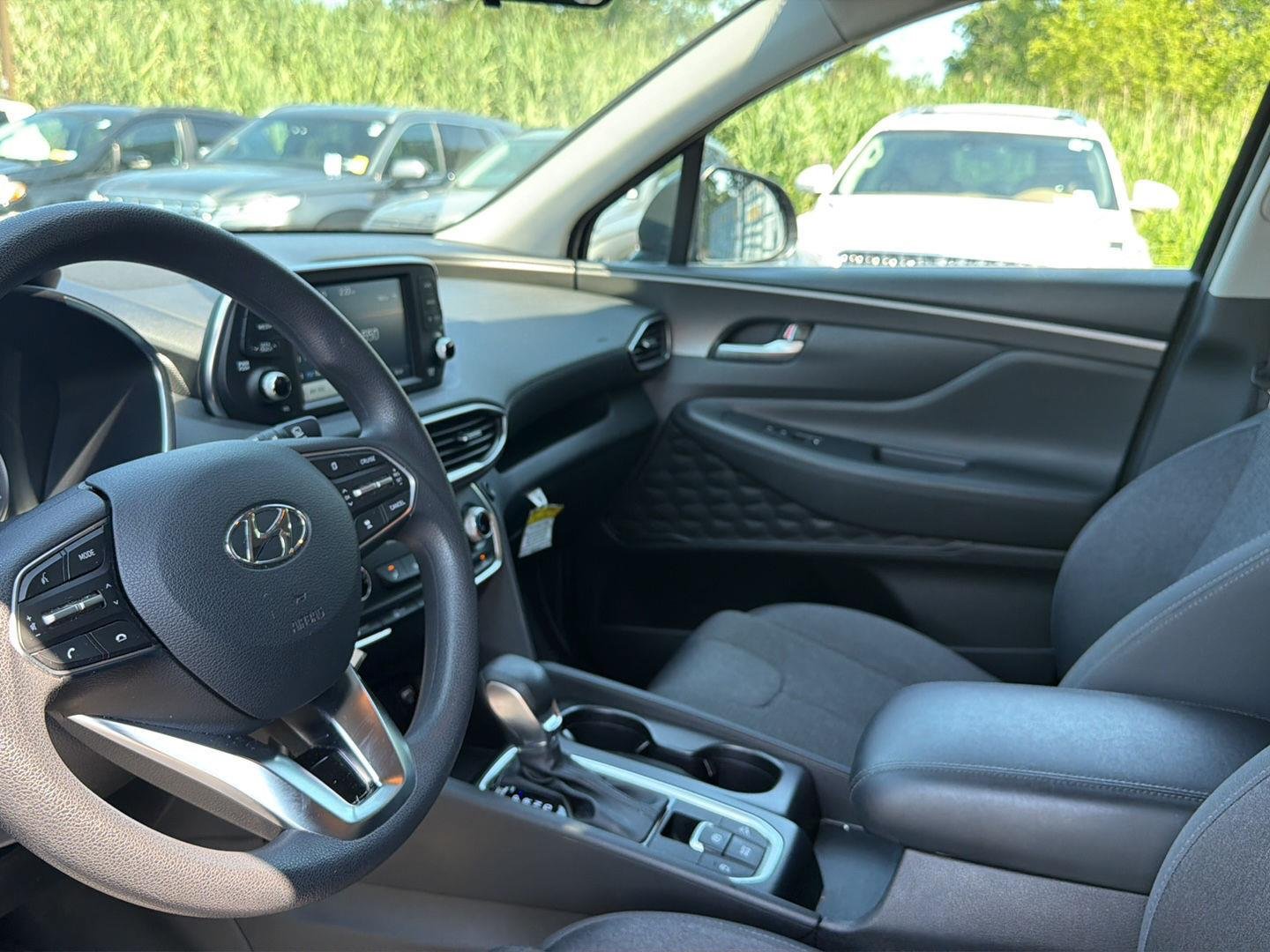 Used 2020 Twilight Black Hyundai SE image 9