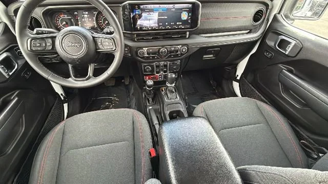 Used 2025 White Jeep 4-Door Rubicon 4x4 image 26