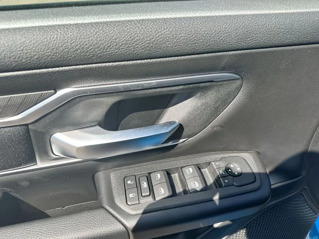 New 2026 Hydro Blue Pearl-Coat Exterior Paint RAM Big Horn/Lone Star image 15