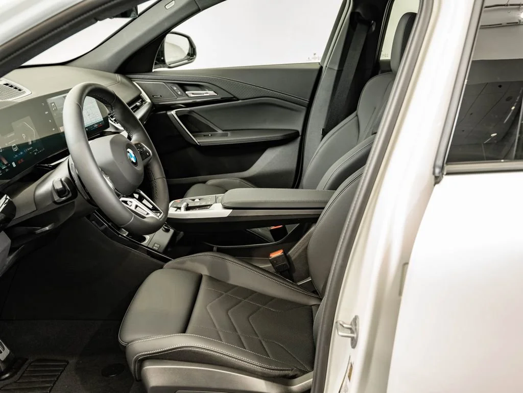 New 2026 Alpine White BMW xDrive28i image 22