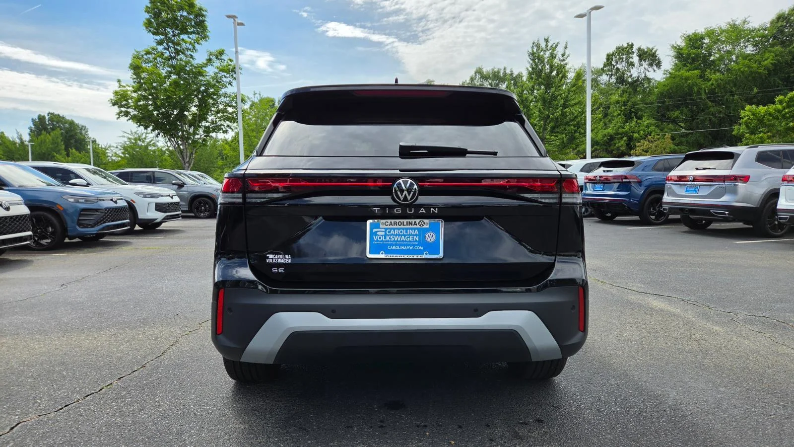 New 2026 Deep Black Pearl Volkswagen SE image 5