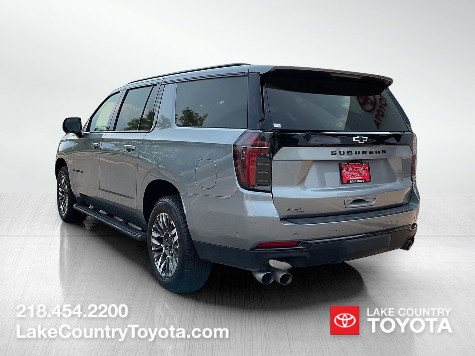 Used 2025 Gray Chevrolet Z71 image 3