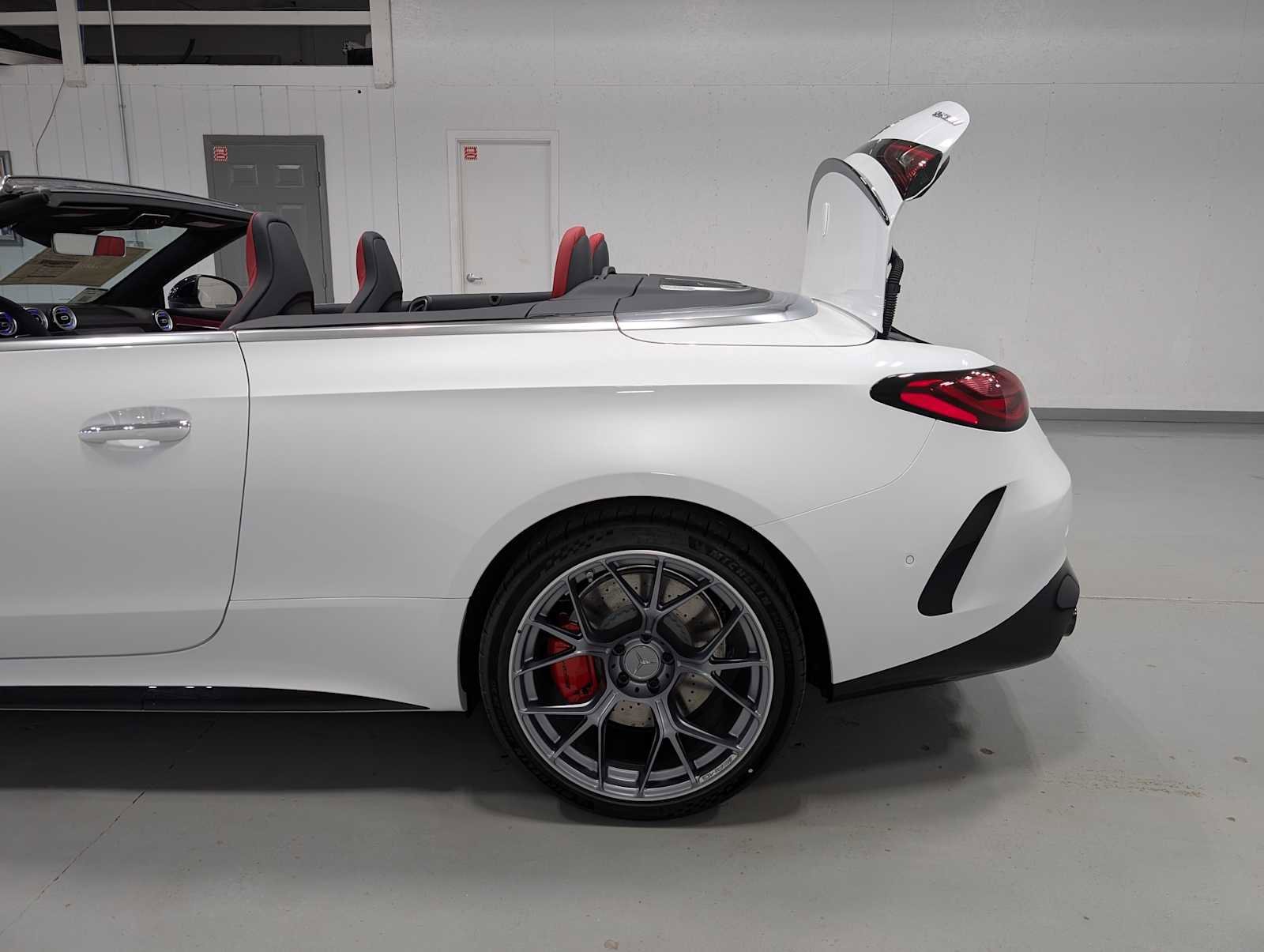New 2026 MANUFAKTUR Moonlight White Metallic Mercedes-Benz AMG® CLE 53 4MATIC+ Cabriolet image 10