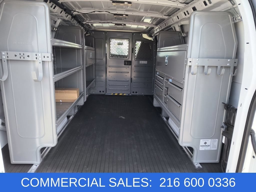 2025 Chevrolet Express Cargo Work Van - Photo 9