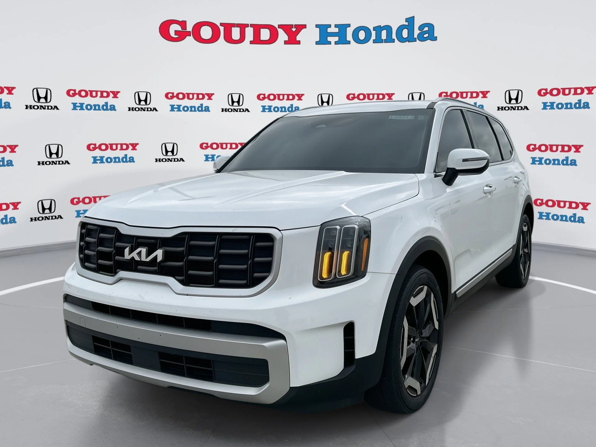 2024 Kia Telluride S FWD's photo