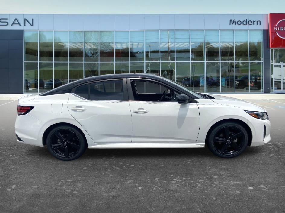 Used 2025 Aspen White Tricoat/Super Black Nissan SR image 4
