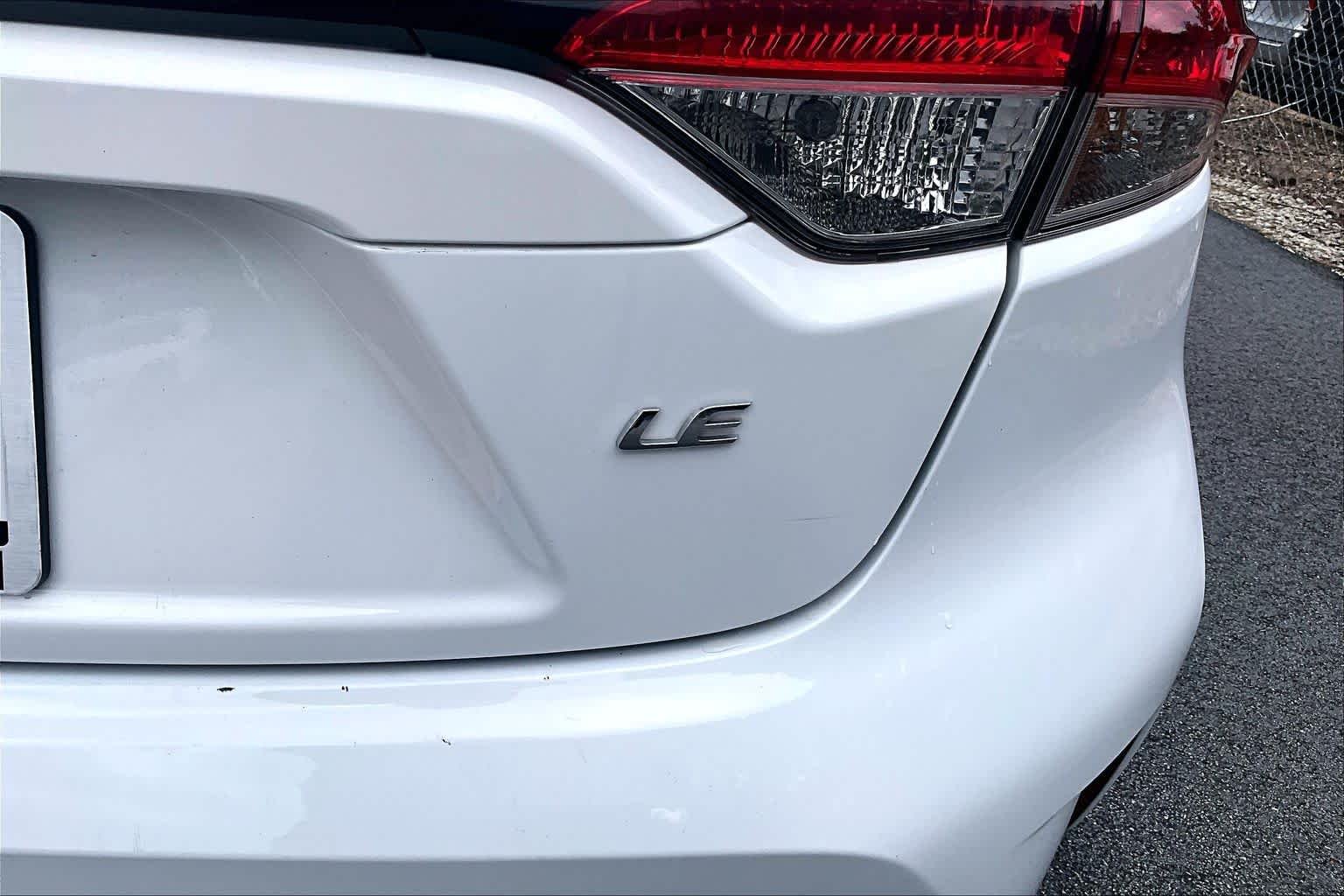 Used 2024 Ice Cap Toyota LE image 10