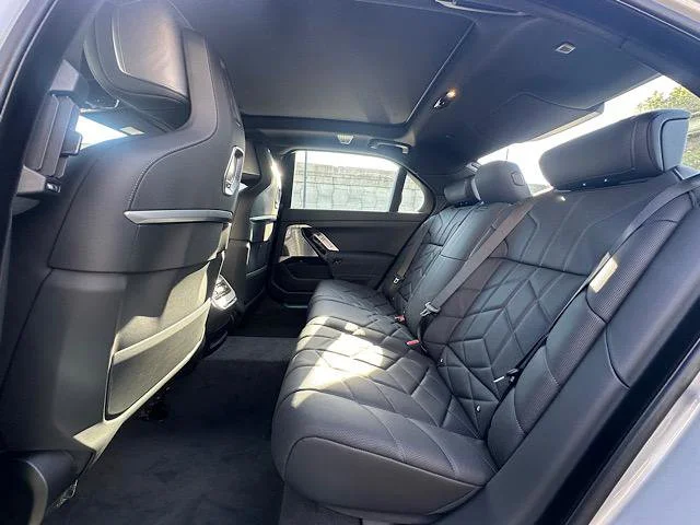 2026 BMW i7 60 - Photo 6