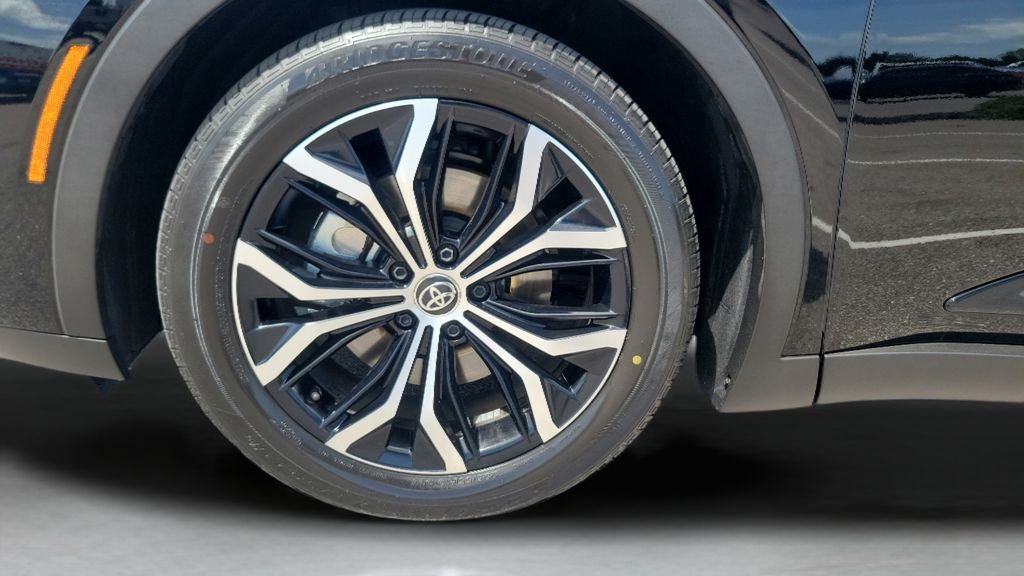 Used 2025 Black Toyota XLE image 25