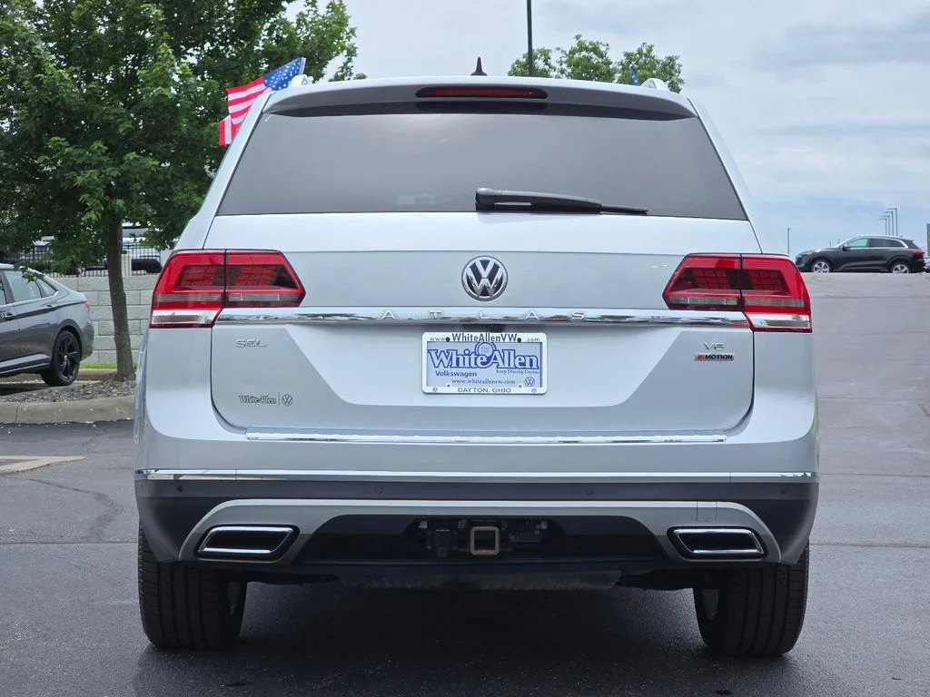 Used 2019 Silver Volkswagen SEL Premium image 24