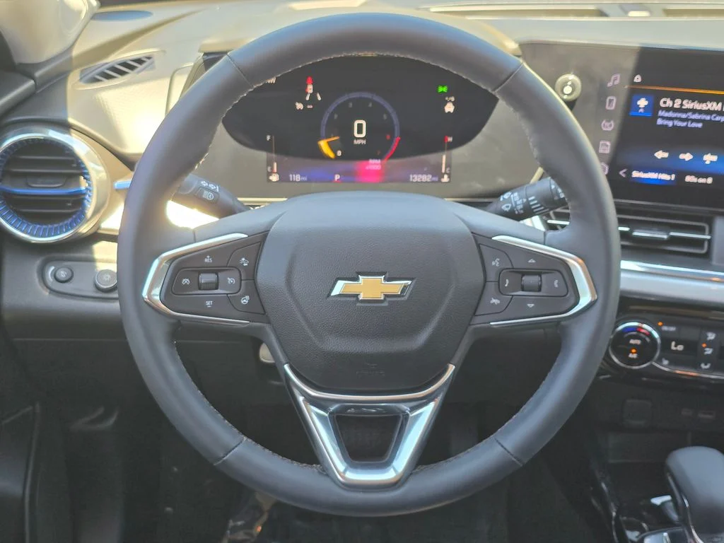 Used 2025 Gray Chevrolet LT image 7